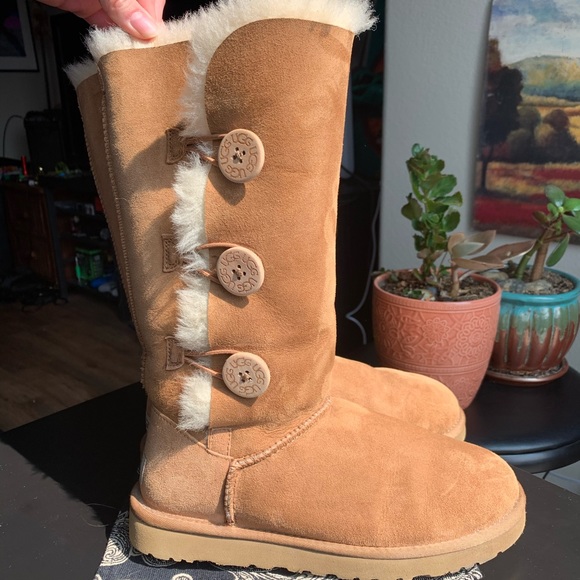 Authentic Ugg Bailey Button Triplet